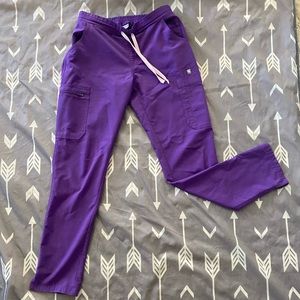 Xsr figs yola in ultraviolet purple.